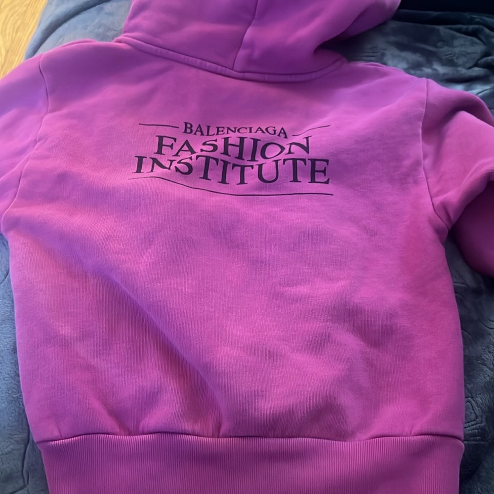 * PLEASE MAKE OFFERS * Toddler size 4 Balenciaga sweater - Picture 2 of 2